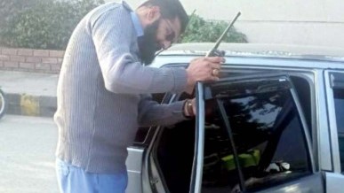 Quetta Traffic Police Issue Challans in Crackdown on Tinted Vehicle Windows.