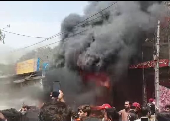 Fire Breaks Out in Foam Warehouse in Pattoki Due to Short Circuit