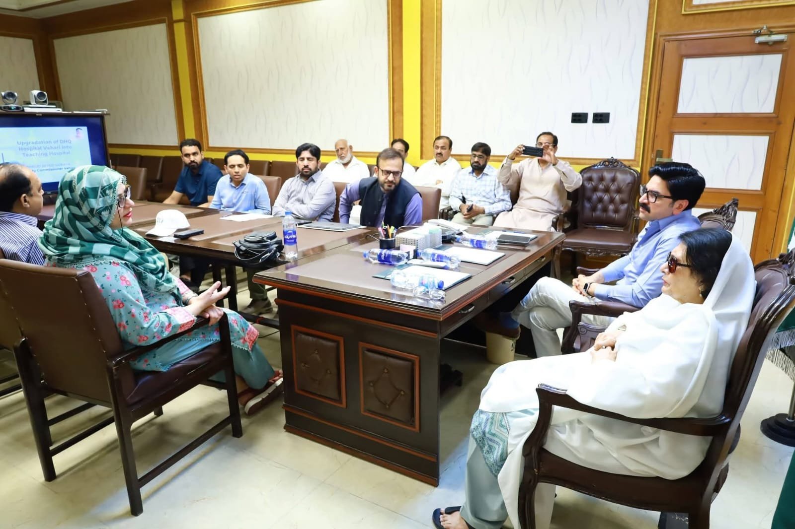 First meeting held under the chairmanship of Deputy Commissioner Khalid Javaid Goraya; proposed sites and feasibility report reviewed