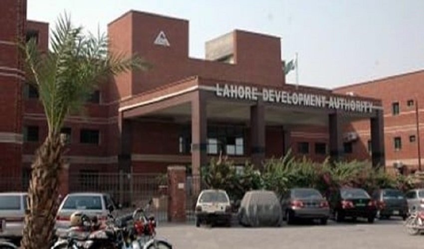 LDA Launches Major Operation Against 6 Illegal Housing Schemes in Lahore, Seals Offices and Demolishes Infrastructure