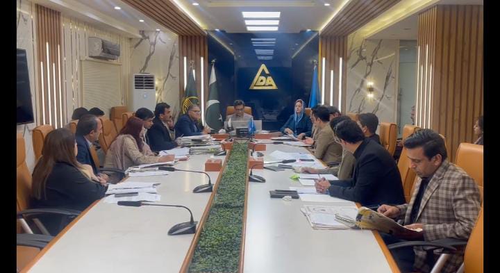 DG LDA Tahir Farooq Chairs Meeting of LDA Legal Wing.