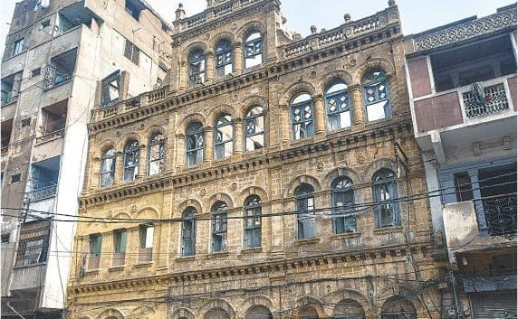 Karachi Fire Safety Audit Exposes Widespread Building Code Violations, Hundreds of Structures Found at High Risk
