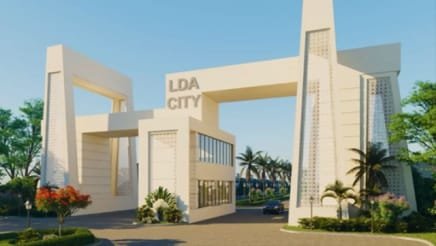 LDA DG Tahir Farooq Visits LDA City, Directs Acceleration of Development Works