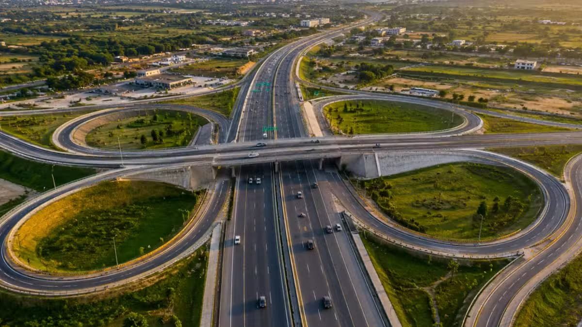 Lahore Ring Road to Get Solar Streetlights, Automated E-Challan System and Upgraded Service Lanes