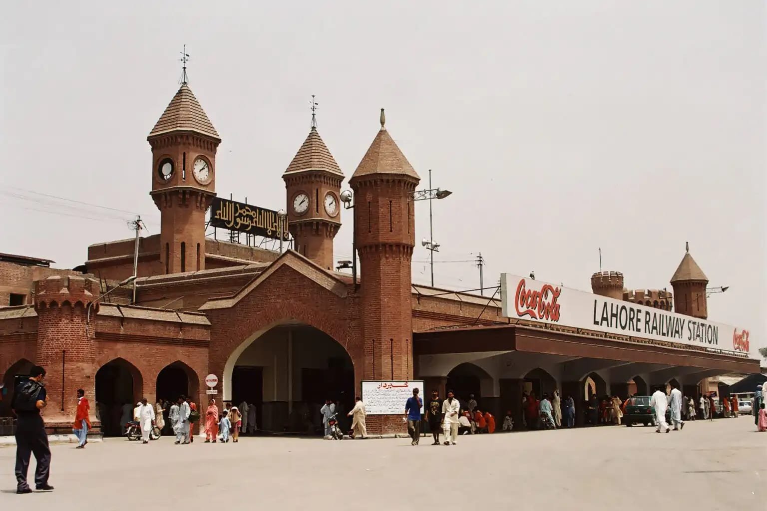 Pakistan Railways Unveils Heritage Restoration and Modernisation Plan for Lahore and Taxila Railway Stations