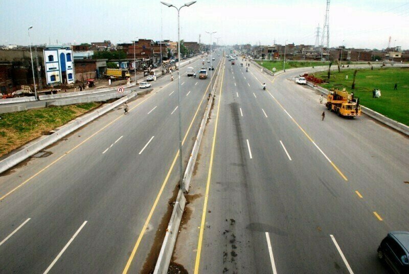 Punjab to Equip New Road Projects with Modern Traffic System and Solar Streetlights